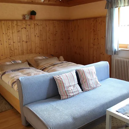 Hausladen *